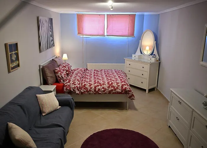 Greg\'S Cozy Apartment, Up To 4 Guests In Kalamaria