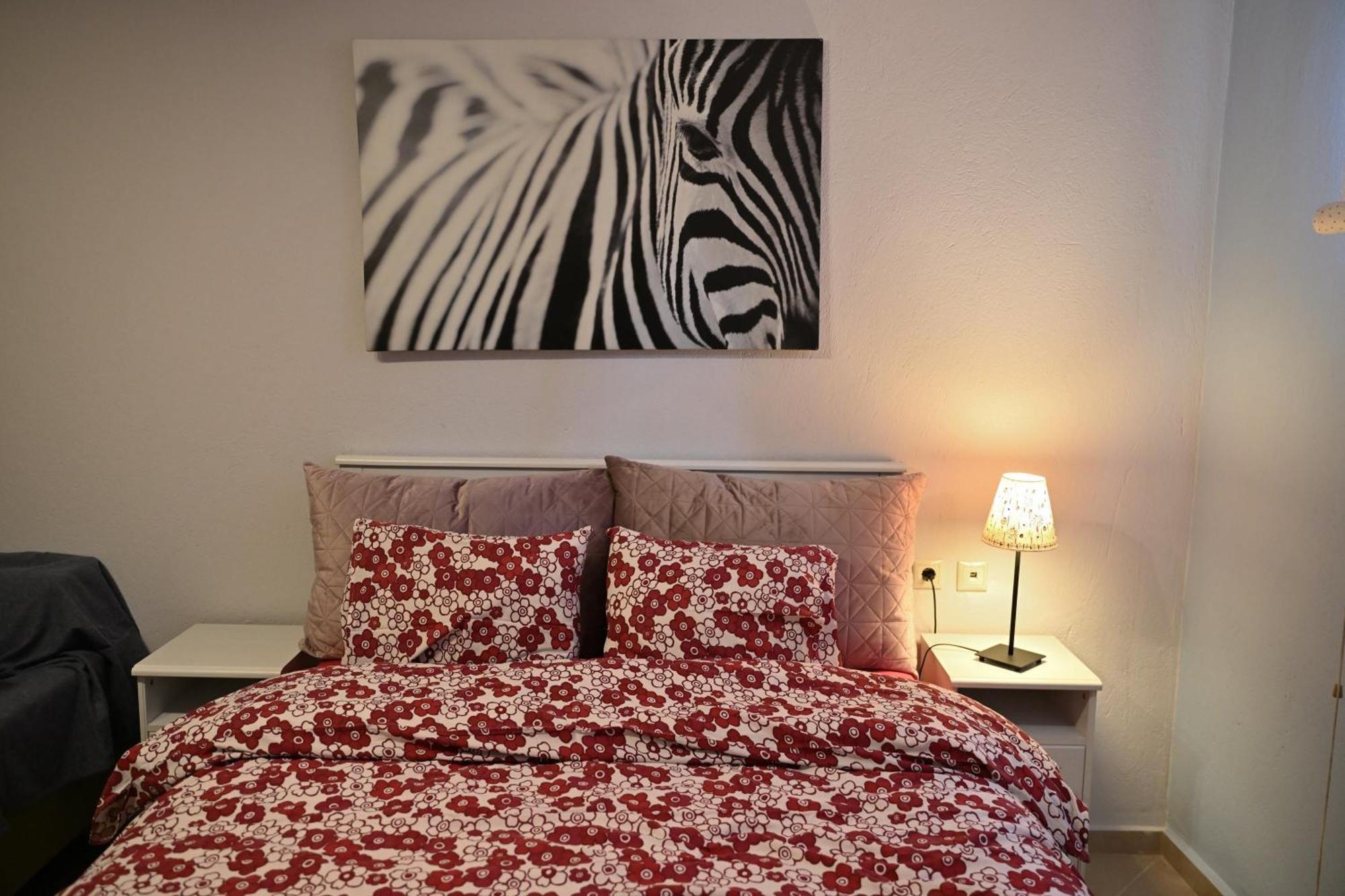 Greg's Cozy Apartment, Up To 4 Guests In Kalamaria