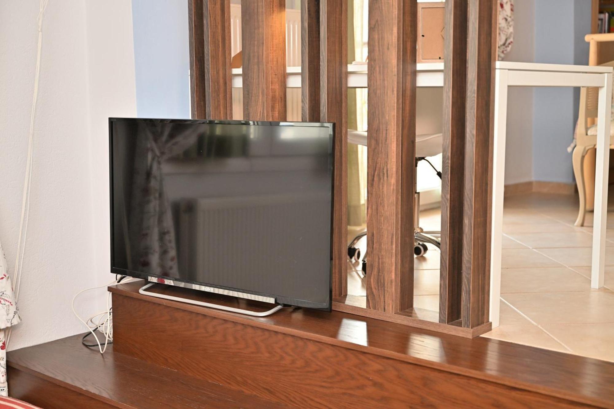 Daire Greg's Cozy Apartment, Up To 4 Guests In Kalamaria