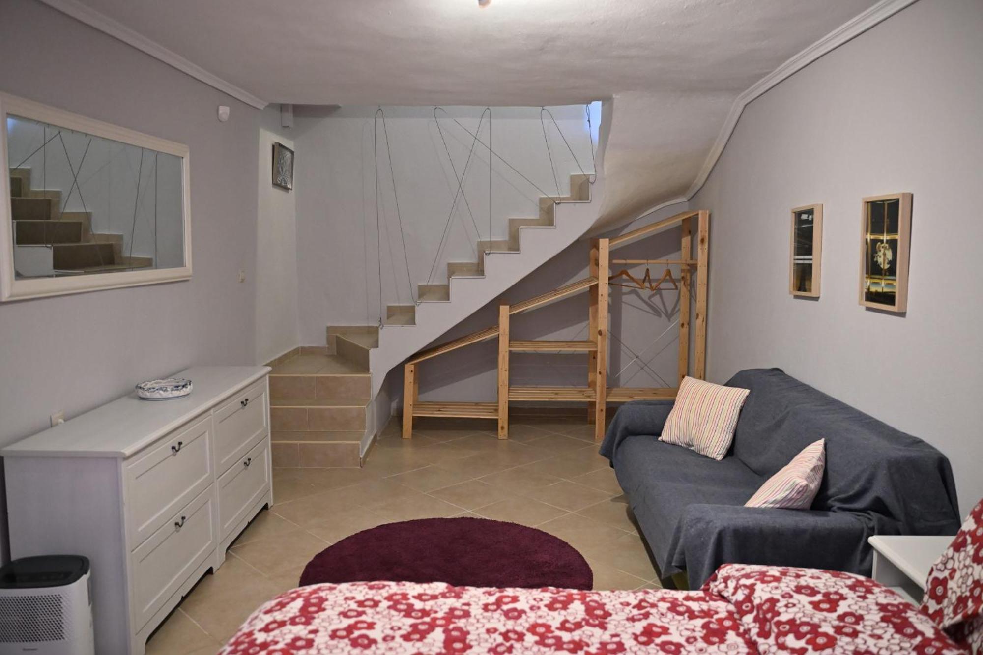 Greg's Cozy Apartment, Up To 4 Guests In Kalamaria * Selanik